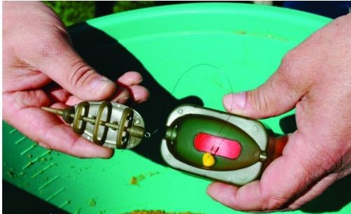 Extra Carp Method Feeder Formička - CLAY